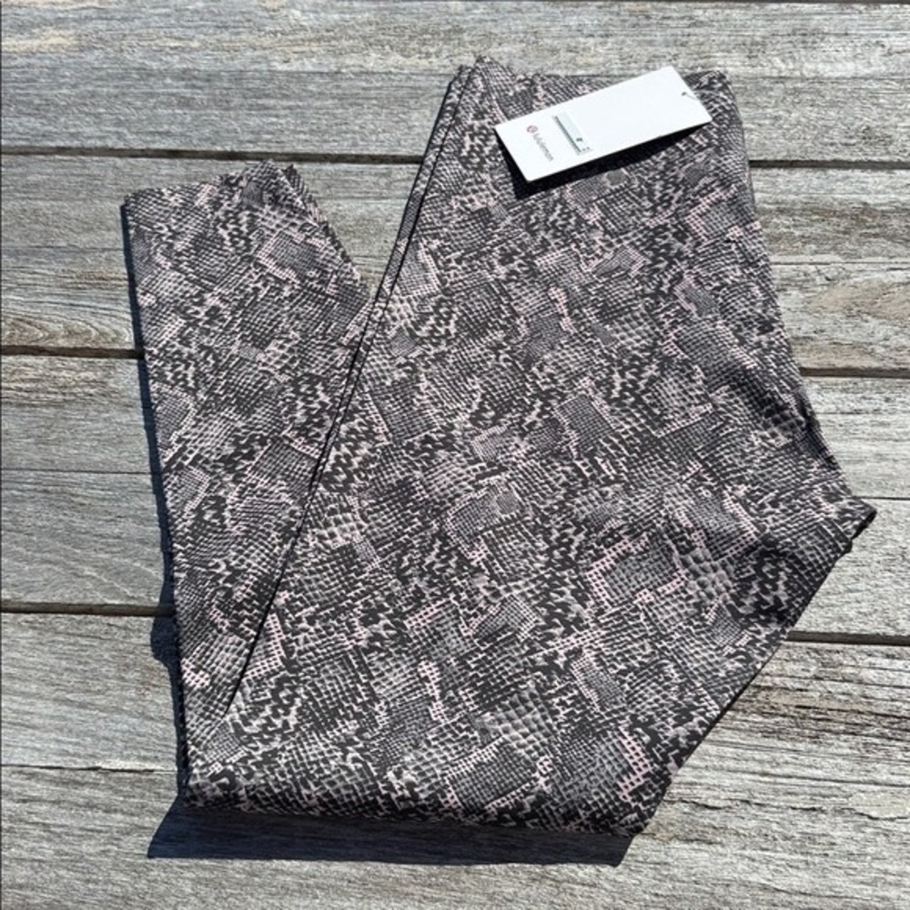 Lululemon Glow Up Super-High-Rise Tight 28" size 14 nwt Snake